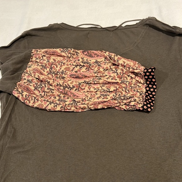 NWT we the free army green shirt/pattern sleeves - Picture 4 of 5